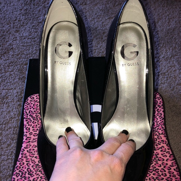 Guess Cannor Pumps Size 9.5 - Picture 6 of 8